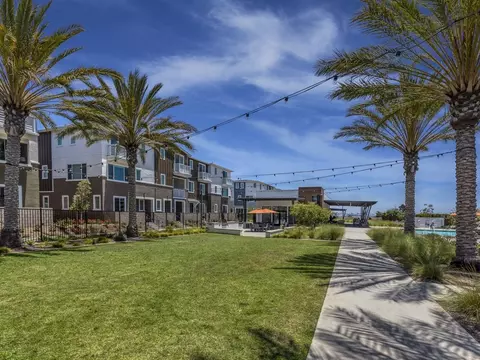 Exterior - 1480 W Longview Ln, San Pedro, CA 90732 photo 3 of 4