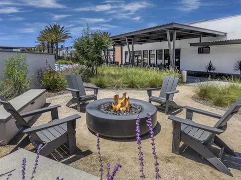 Exterior - 1480 W Longview Ln, San Pedro, CA 90732 photo 4 of 4