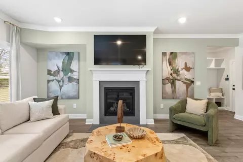 Living - 1297 Whitman Cir, Monroe, GA 30656 photo 3 of 3