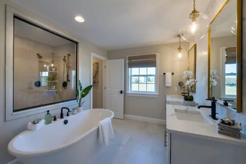 Bath - 435 Sullivan Rd, Westminster, MD 21157 photo 9 of 14