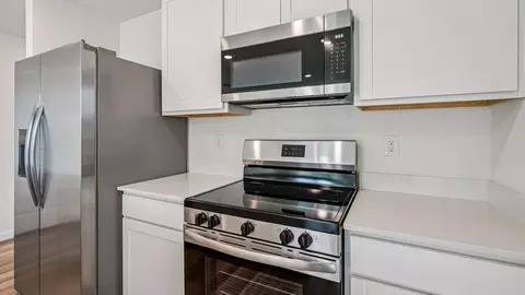 Kitchen - 9841 Coconut Ct, Spring Hill, FL 34608 photo 4 of 6