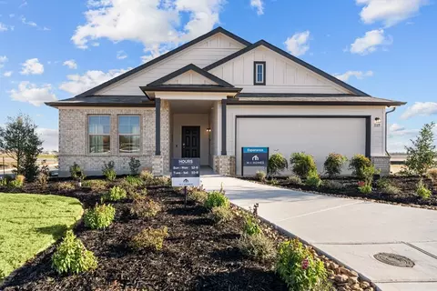 1032 Eagle Xing, Seguin, TX 78155