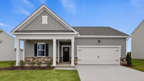 41 Honeycutt Oaks Dr, Angier, NC 27501