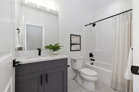 Bath - 6639 W Sollas Dr, Eagle, ID 83616 photo 4 of 5