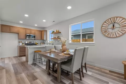 Dining - 5089 Squirrel St, Springfield, OR 97478 photo 1 of 3