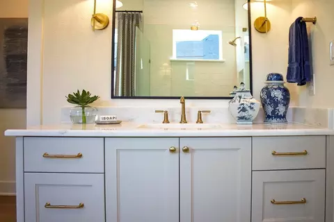 Bath - 620 Donegal Dr, Celina, TX 75009 photo 6 of 11