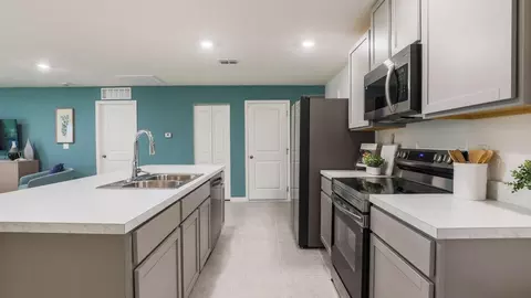 Kitchen - 2214 Elegant Mnr Cir, Edgewater, FL 32141 photo 2 of 4