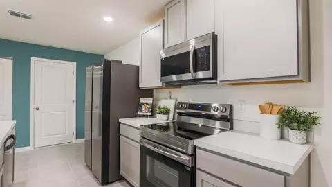 Kitchen - 2214 Elegant Mnr Cir, Edgewater, FL 32141 photo 1 of 4