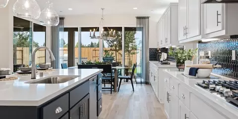 Kitchen - 536 N Ocean St, Tulare, CA 93274 photo 6 of 6