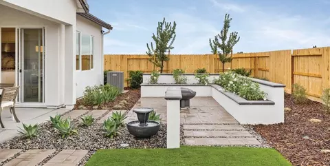 Exterior - 536 N Ocean St, Tulare, CA 93274 photo 4 of 7