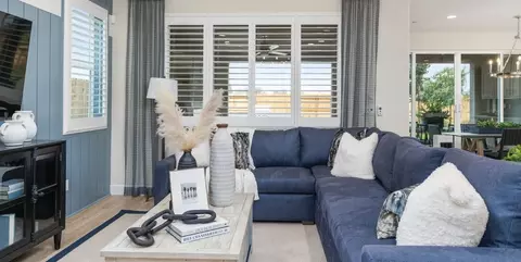 Living - 536 N Ocean St, Tulare, CA 93274 photo 1 of 2