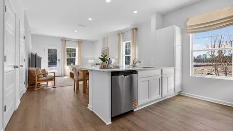 Kitchen - 256 Counsel St, Yulee, FL 32097 photo 2 of 2