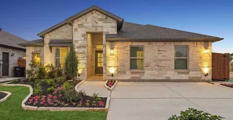 1903 Seminole Dr, Cleburne, TX 76033