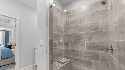 Bath - 2716 Anchor Ave, Gainesville, GA 30507 photo 2 of 4