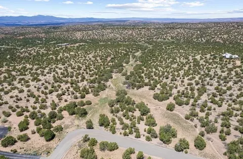 4 Camino Hasta Manana, Santa Fe, NM 87506