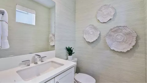 Bath - 27458 Pecan Pl, Valencia, CA 91381 photo 3 of 6