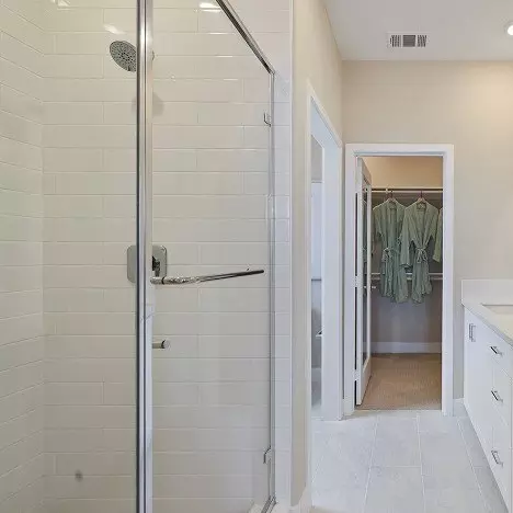 Bath - 27458 Pecan Pl, Valencia, CA 91381 photo 1 of 6