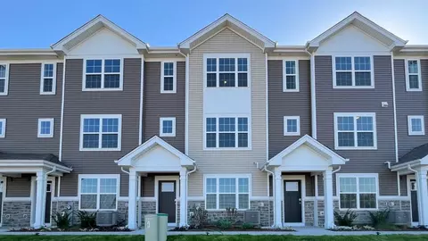 2666 Arrowhead Dr, Pingree Grove, IL 60140