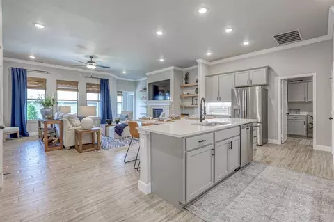 Kitchen - 25374 W 91st Ter, Lenexa, KS 66227 photo 1 of 6