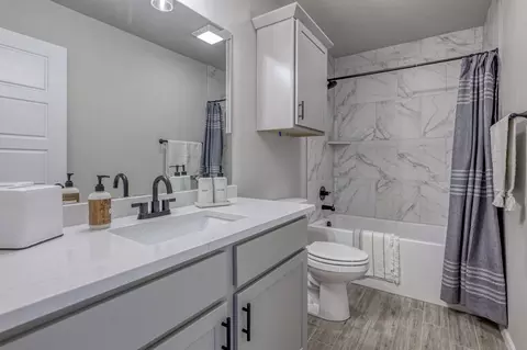 Bath - 25374 W 91st Ter, Lenexa, KS 66227 photo 4 of 4