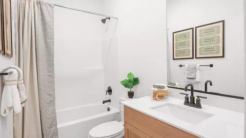 Bath - 1085 Folgate Dr, Sequim, WA 98382 photo 3 of 5
