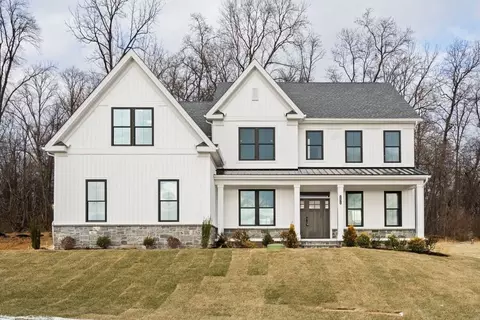 6128 Penn Dr, Butler, PA 16002