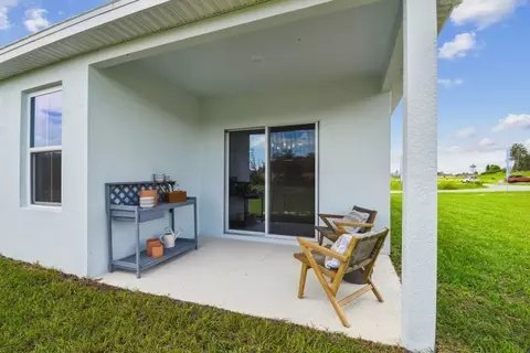 Exterior - 8237 W Eldron Pl, Dunnellon, FL 34434 photo 2 of 6