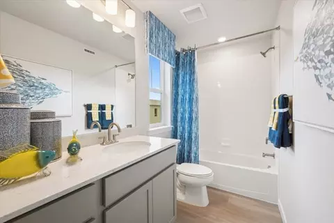Bath - 22737 E 47th Pl, Aurora, CO 80019 photo 7 of 11