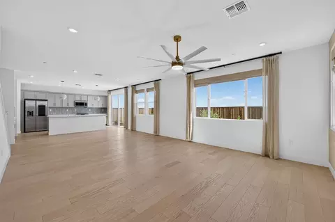 Living - 2911 Penelope St, Tracy, CA 95377 photo 1 of 3