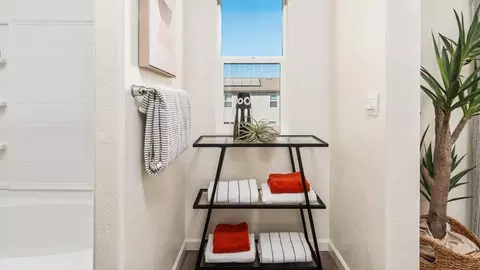 Entry Way - 5220 E Tower Ave, Fresno, CA 93725 photo 2 of 2