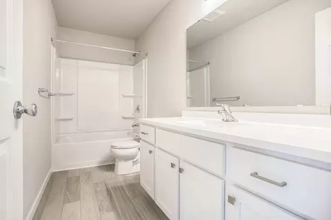 Bath - 511 Mckinley Ct, Three Rivers, MI 49093 photo 1 of 2
