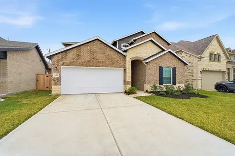 Exterior - 1722 Navigation Ln, Angleton, TX 77515 photo 5 of 13