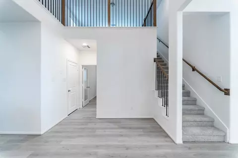 Entry Way - 1722 Navigation Ln, Angleton, TX 77515 photo 1 of 10
