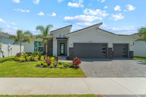 10625 SW Larocca Way, Port Saint Lucie, FL 34987