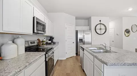 Kitchen - 79 Orion Dr, Cullman, AL 35055 photo 3 of 7