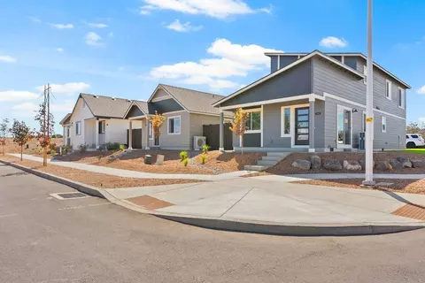 3974 SW Obsidian Ave, Redmond, OR 97756