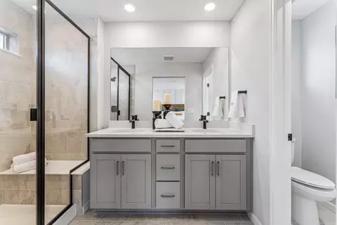Bath - 1192 Prospect Aly, Brighton, CO 80601 photo 1 of 3