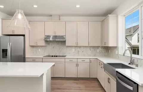 Kitchen - 20341 90th Dr NE UNIT F, Bothell, WA 98011 photo 2 of 3