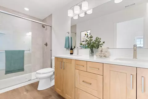 Bath - 20746 SE Scout Pl, Bend, OR 97702 photo 1 of 1