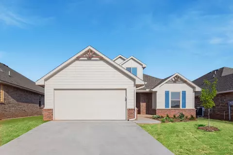 Exterior - 2800 Heather Hvn, Moore, OK 73160 photo 3 of 21
