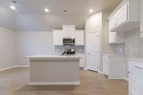 Other - 2800 Heather Hvn, Moore, OK 73160 photo 3 of 25