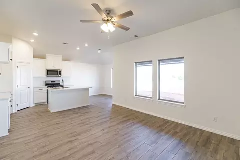 Living - 2800 Heather Hvn, Moore, OK 73160 photo 2 of 13