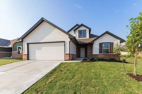 Exterior - 2800 Heather Hvn, Moore, OK 73160 photo 13 of 21