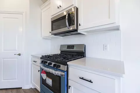 Kitchen - 2800 Heather Hvn, Moore, OK 73160 photo 7 of 21