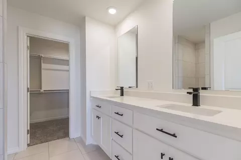 Bath - 2800 Heather Hvn, Moore, OK 73160 photo 1 of 14