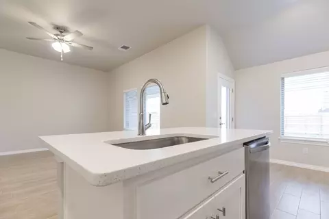 Kitchen - 2800 Heather Hvn, Moore, OK 73160 photo 11 of 21