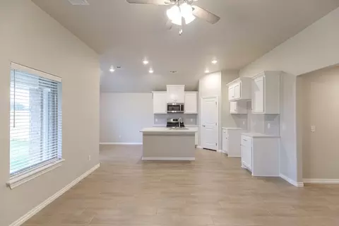 Living - 2800 Heather Hvn, Moore, OK 73160 photo 6 of 13