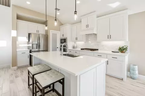Kitchen - 1154 Bailey Ranch Rd, Aledo, TX 76008 photo 3 of 6