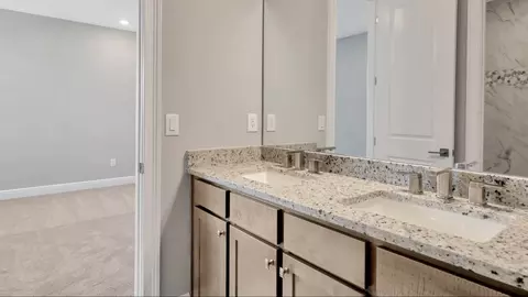 Bath - 12243 White Blossom Ct, Parrish, FL 34219 photo 3 of 5