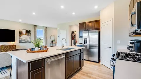 Kitchen - 2642 Matoon Dr, New Lenox, IL 60451 photo 5 of 8